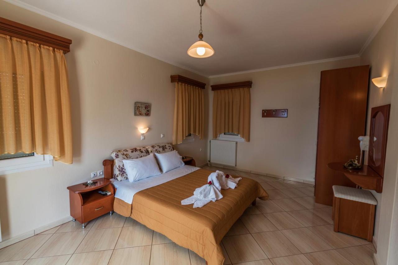 Anna Apartments Chrysi Ammoudia Bagian luar foto