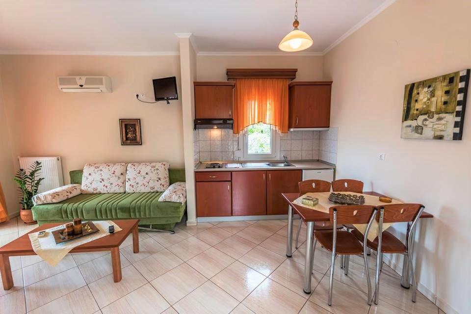 Anna Apartments Chrysi Ammoudia Bagian luar foto