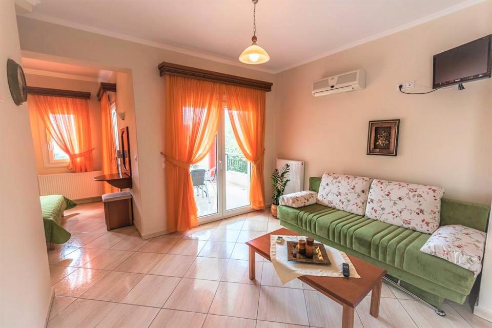 Anna Apartments Chrysi Ammoudia Bagian luar foto